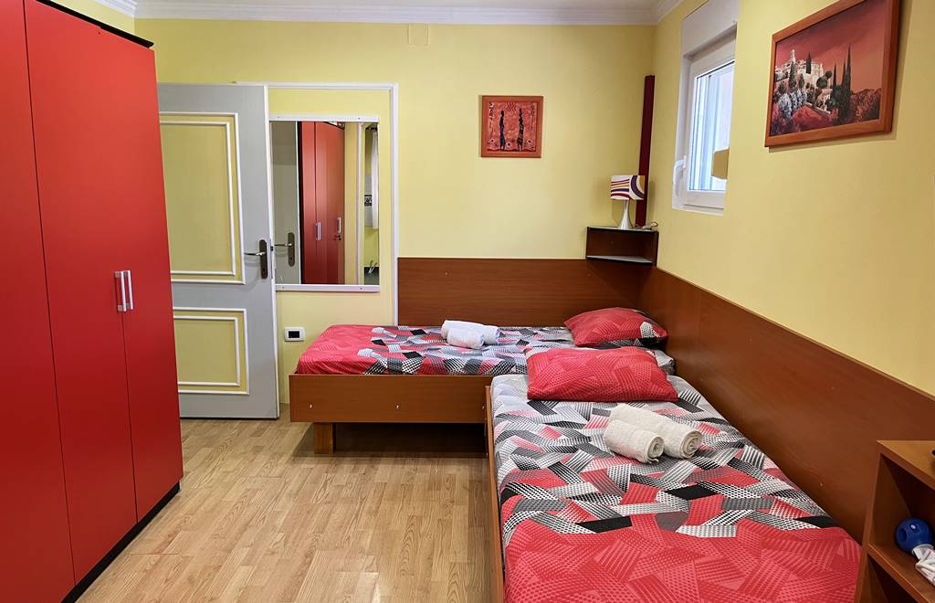 Crveni apartman